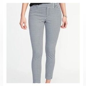Old Navy High Rise Pixie Pant in navy gingham